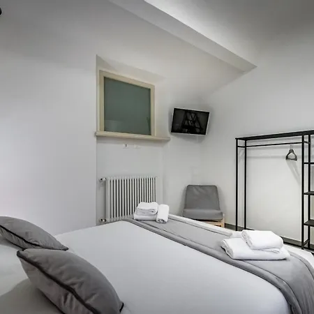 Yid Agnolo Three Bedroom In Apartment Florence