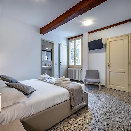 Yid Agnolo Three Bedroom In Apartment Florence