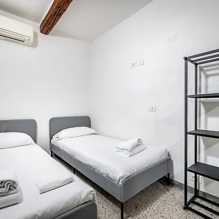 Yid Agnolo Three Bedroom In *