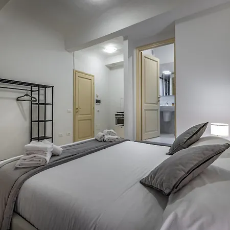 Yid Agnolo Three Bedroom In Διαμέρισμα *