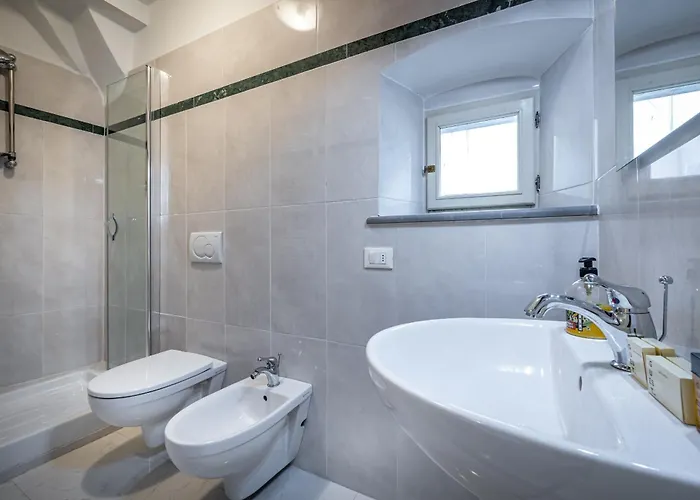 Yid Agnolo Three Bedroom In Apartamento