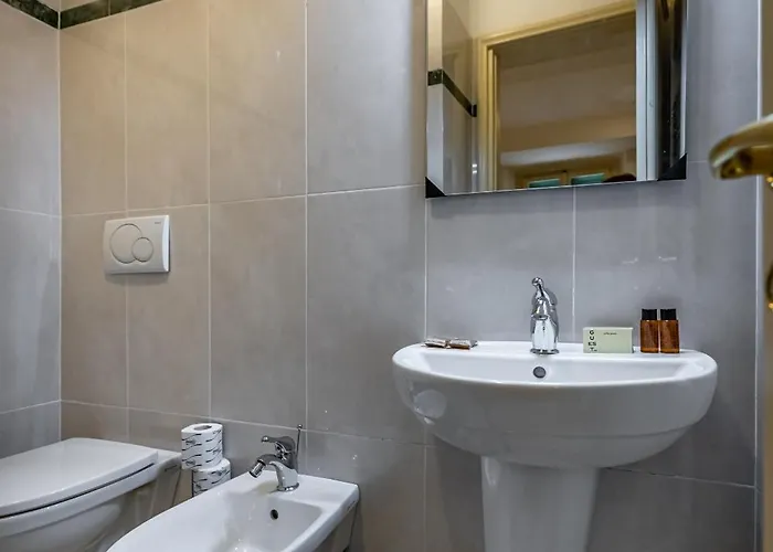 Yid Agnolo Three Bedroom In Apartamento