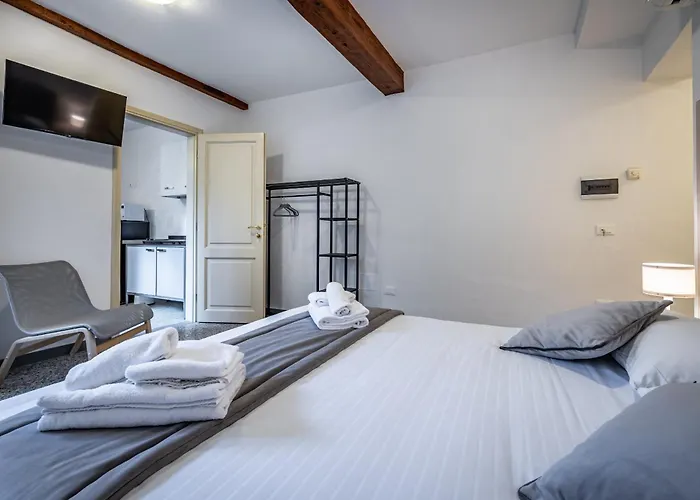 Yid Agnolo Three Bedroom In *