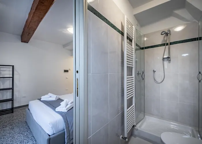 Yid Agnolo Three Bedroom In